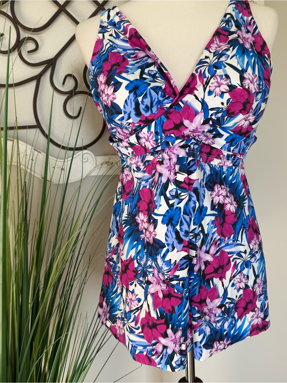SWIMSUITS FOR ALL Size 16 Floral Tankini Swimsuit Top